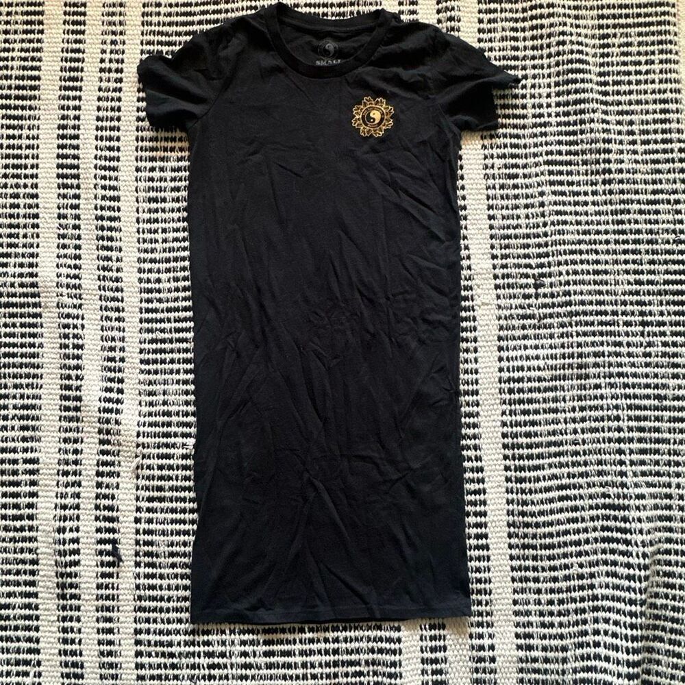 T&C Surf Design Hawaii Size Small Black Celestial Sun T shirt dress